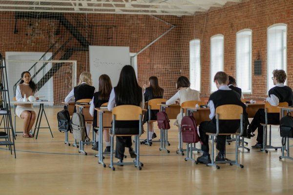 Transforming product development: harnessing digital twins for innovation in uk businesses